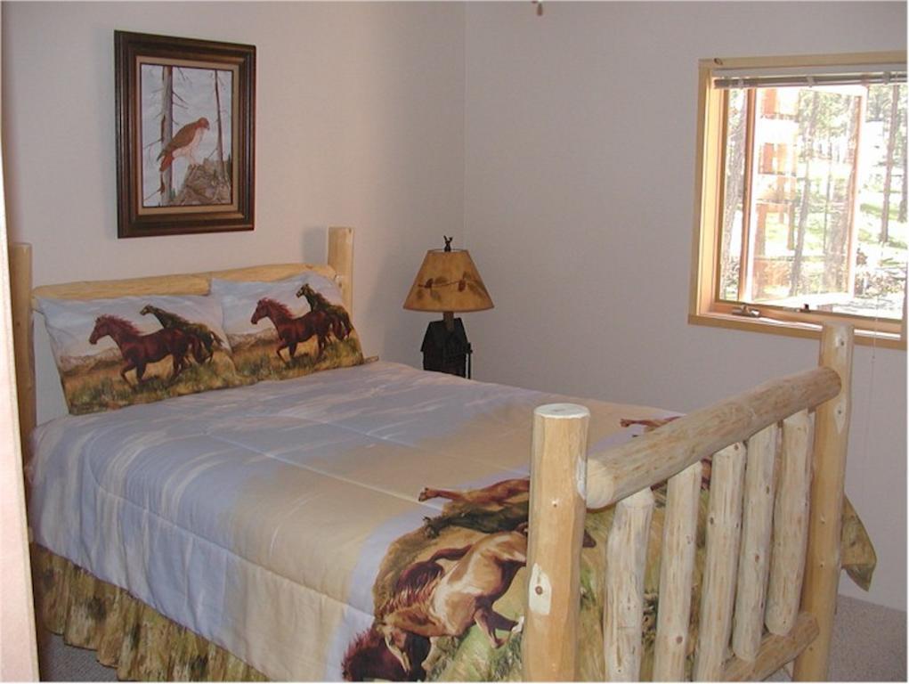 Comanche Lodge Custer Room photo